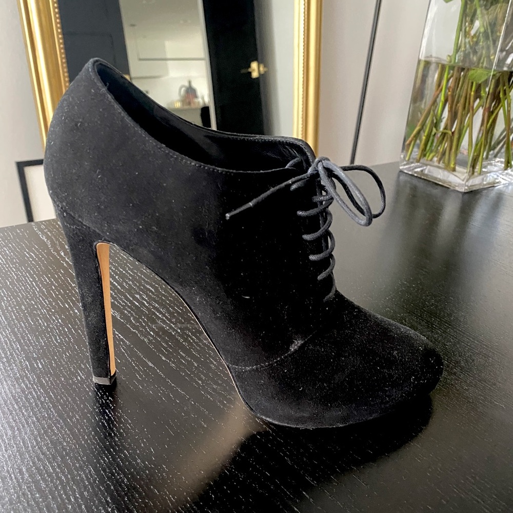 Barneys Heels